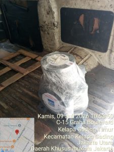 Mesin industri telah dipacking dengan wrapping dan siap dikirim menggunakan jasa cargo CSM Cargo dari Jakarta ke seluruh Indonesia.