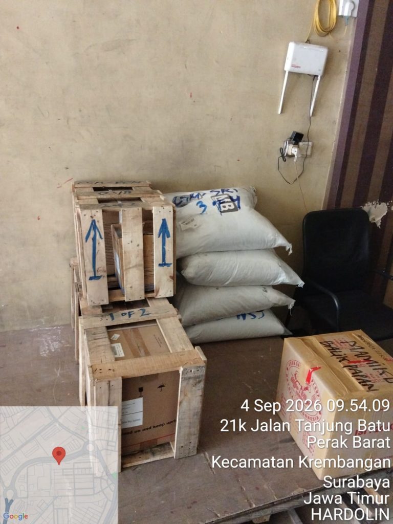 Pengiriman barang dari Jakarta ke Jalan Tanjung Batu Krembangan Surabaya menggunakan packing kayu dan karung oleh CSM Cargo