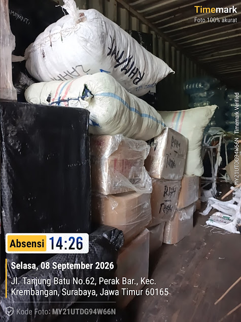 Pengiriman cargo dari Jakarta ke Krembangan Surabaya menggunakan CSM Cargo dengan muatan karung dan paket dalam jumlah besar.